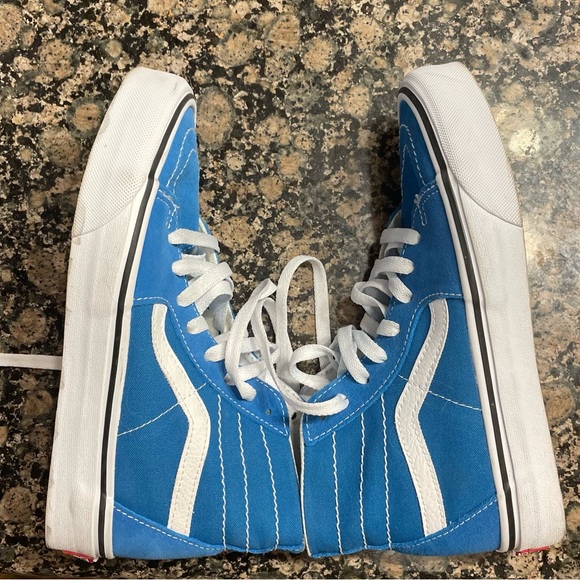 Vans - Picture 13 of 15